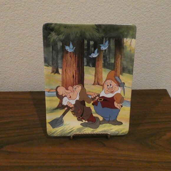 Snow White and the Seven Dwarfs “AH-AH-AH-CHOO!” Collector’s Plate - Picture 6 of 6